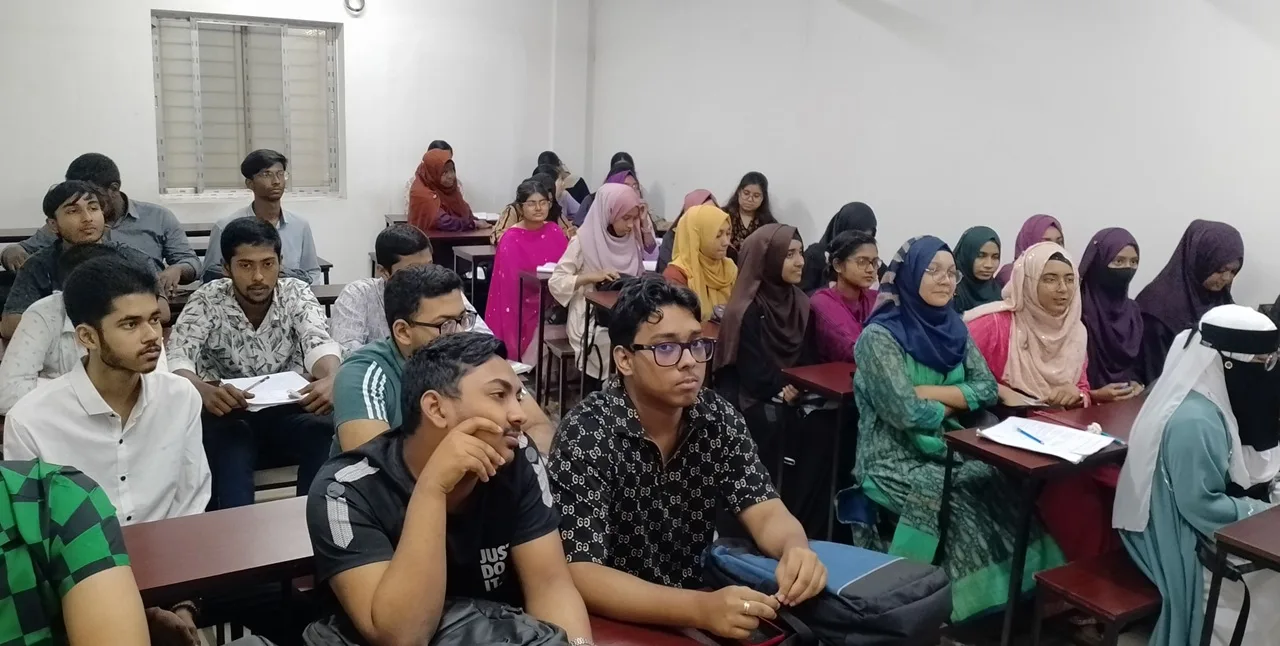 বিশ্ববিদ্যালয়ের ভর্তি কোচিংয়ে ঢাকায় একজন শিক্ষার্থীর খরচ কত? 1 কোচিং1